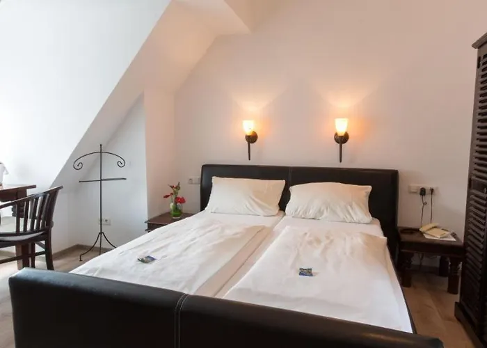 Hotel Zur Roemerbruecke
